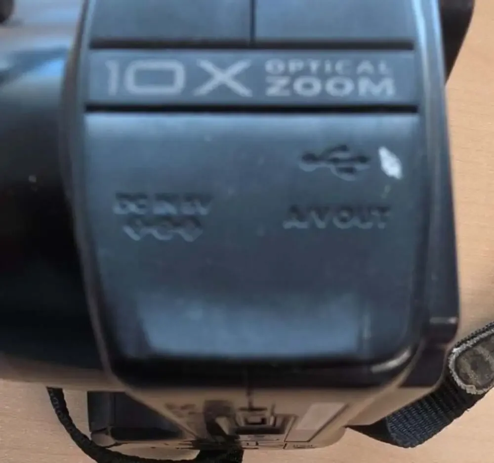 KODAK EasyShare Camera DX7590 5.0 MP With Camera Dock 6000 H24 Not Tested!